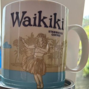 Starbucks Waikiki ceramic coffee mug. RARE. Hawaii 14 oz.